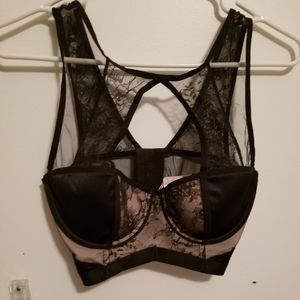 Beautiful buste with neck line very sexy